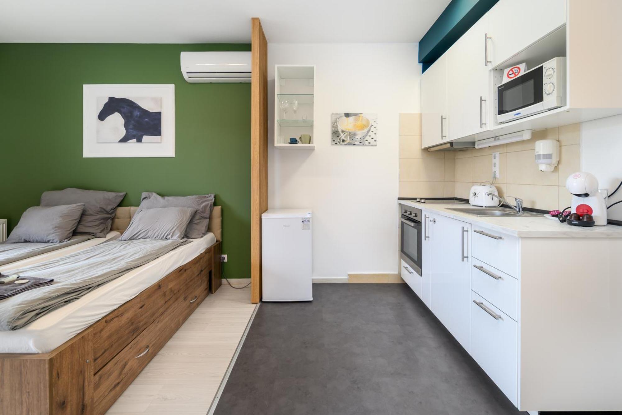 Atrium Residence Deluxe Suite-Free Parking Garage Same Building ブダペスト エクステリア 写真