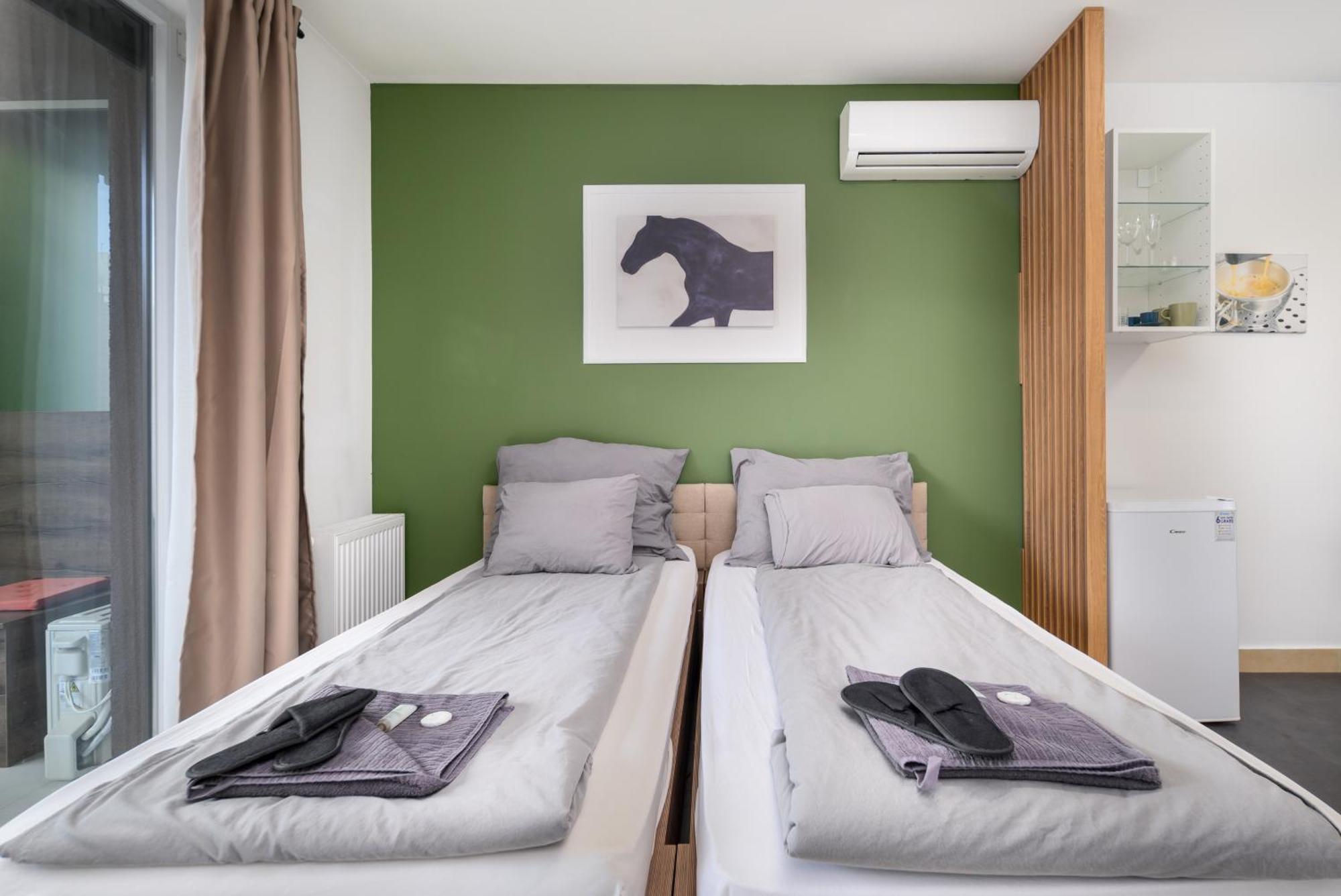 Atrium Residence Deluxe Suite-Free Parking Garage Same Building ブダペスト エクステリア 写真