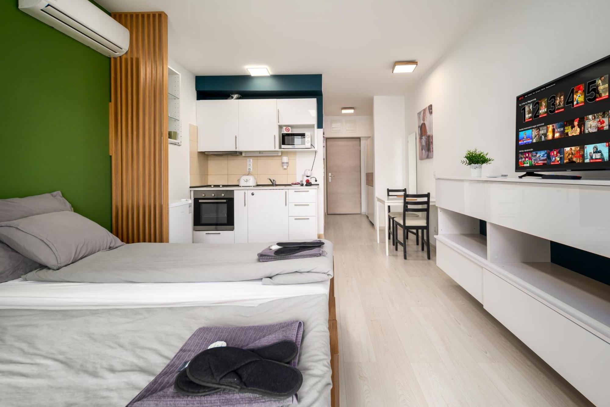 Atrium Residence Deluxe Suite-Free Parking Garage Same Building ブダペスト エクステリア 写真