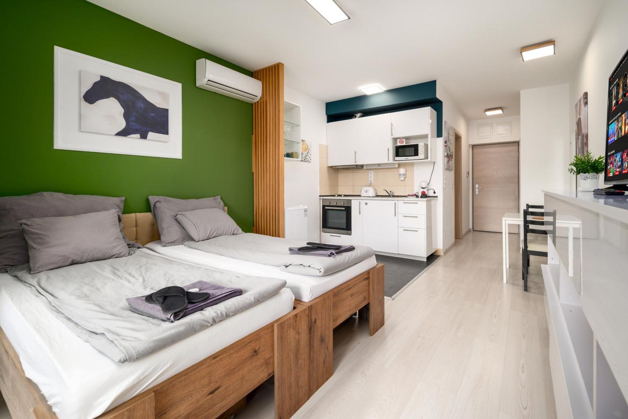 Atrium Residence Deluxe Suite-Free Parking Garage Same Building ブダペスト エクステリア 写真